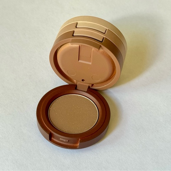 Kaja Beauty Bento Eyeshadow Trio – Forest Night | Gold Bronze Green Shimmer - Picture 4 of 6